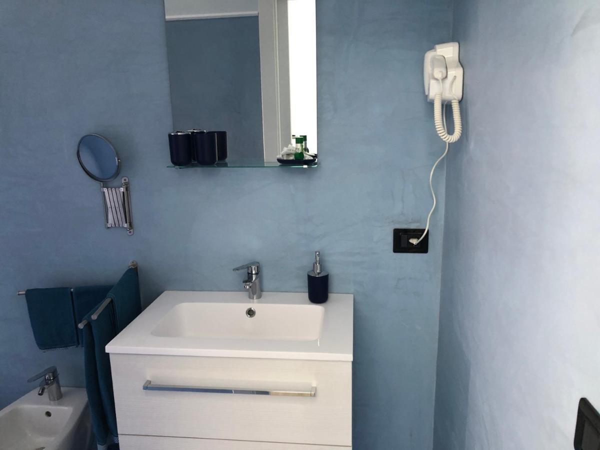 La Casa Di Anna Villa Palmi Room photo